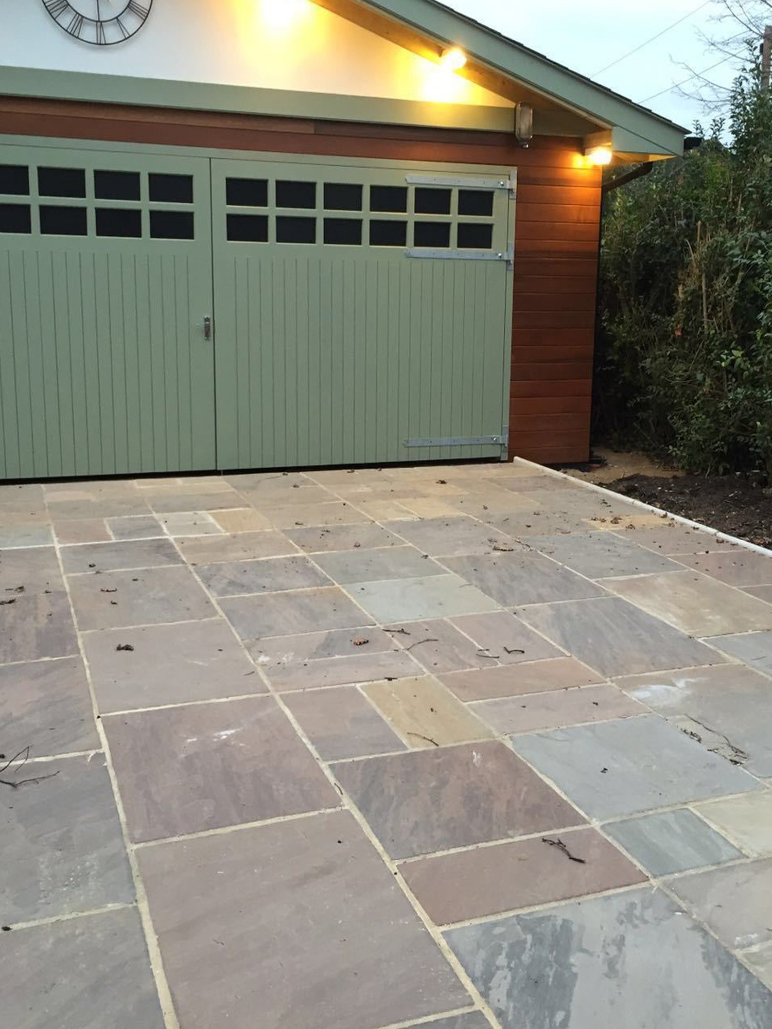 Autumn Brown Indian Sandstone Paving Slabs - 900x600 Pack