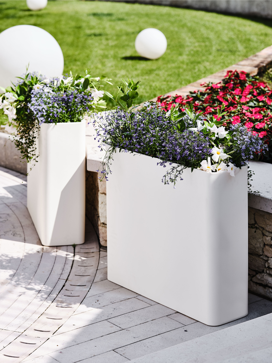 Divio Bianco Italian Planter 900x775x270mm