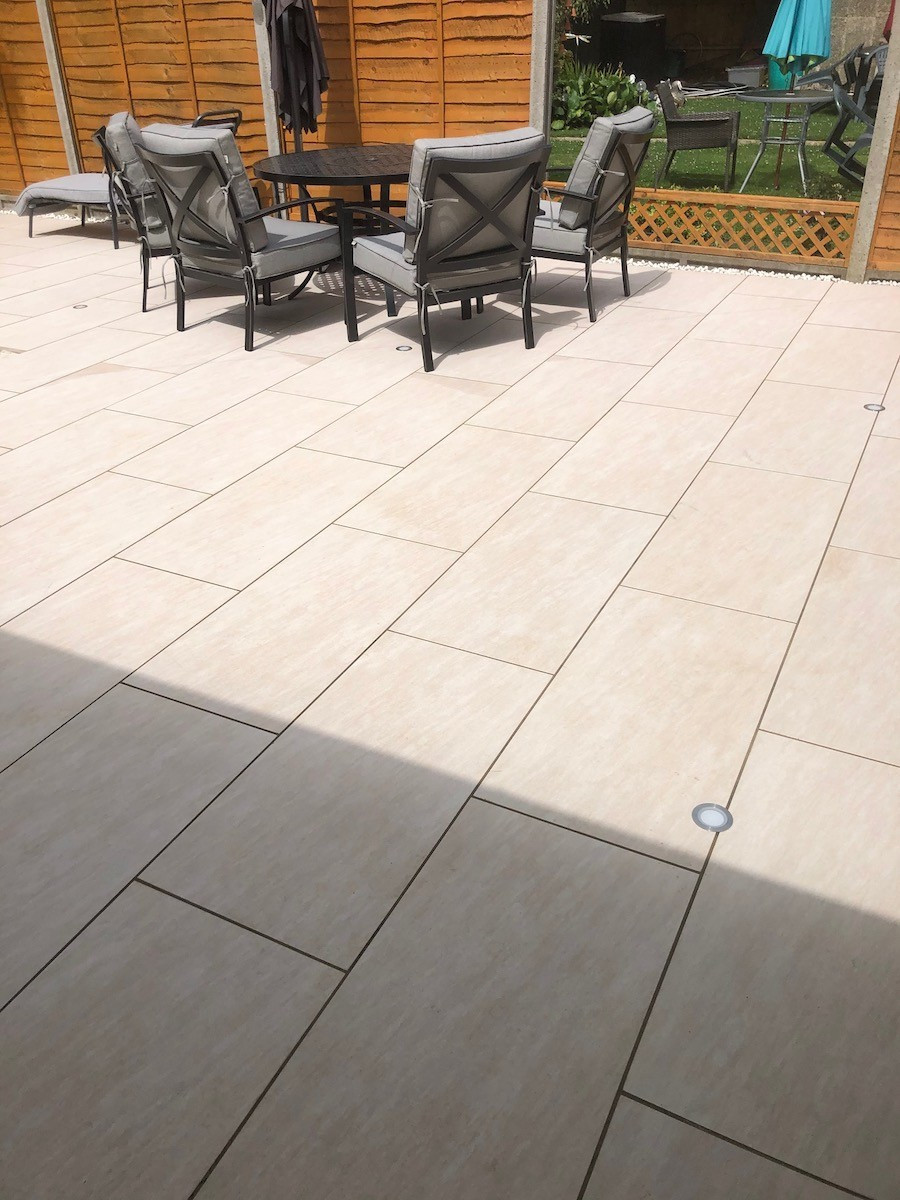 Ivory Sawn Sandstone Effect Porcelain Paving Slabs - 900x450 Pack