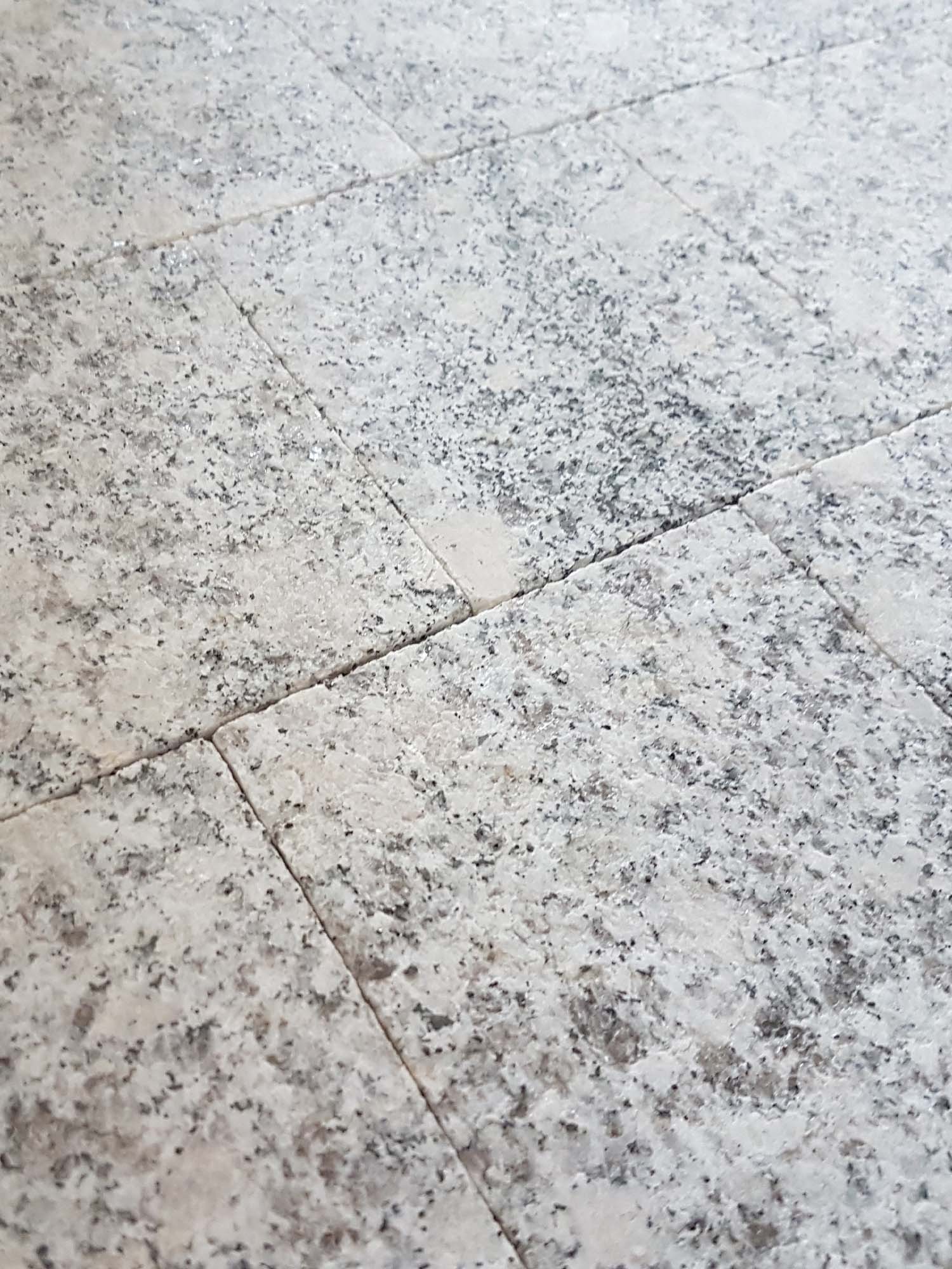 Silver Grey Granite Paving Slabs - Mix Size Patio Pack