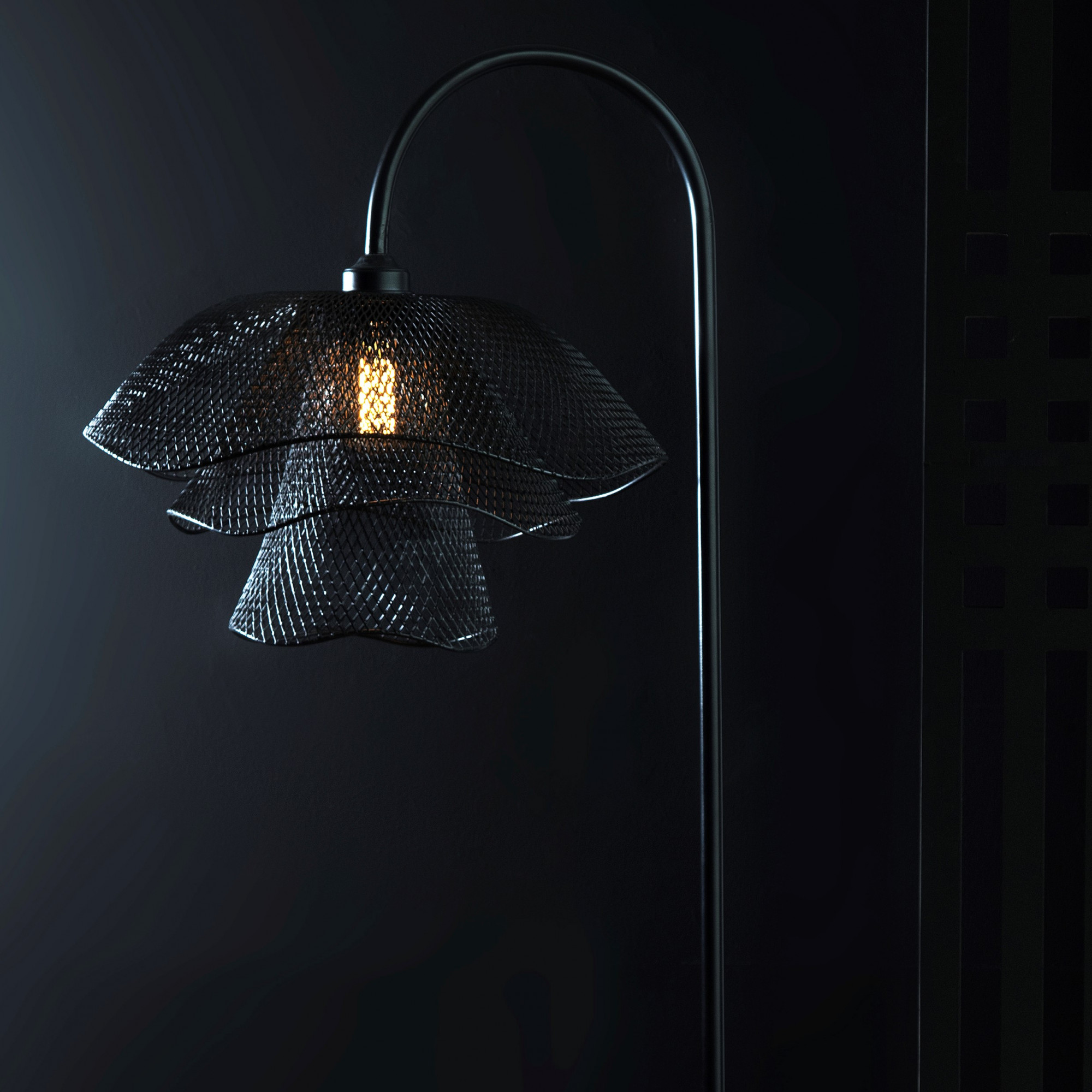 Mallawi Black Floor Lamp