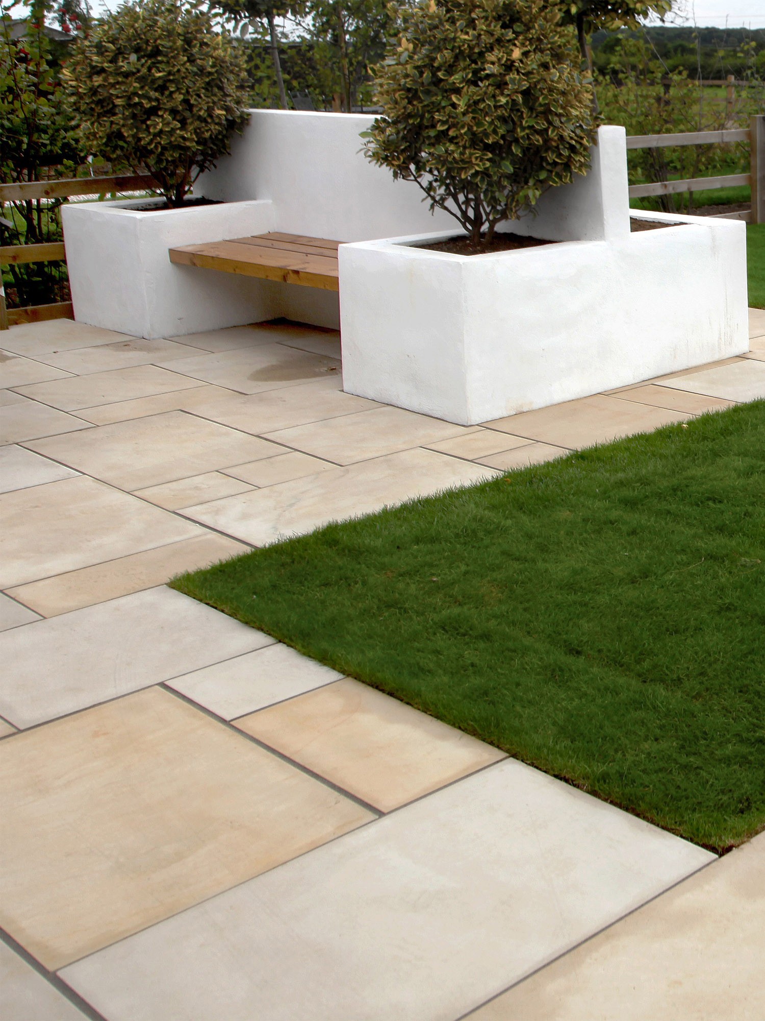 Beige Smooth & Sawn Sandstone Paving - Patio Pack