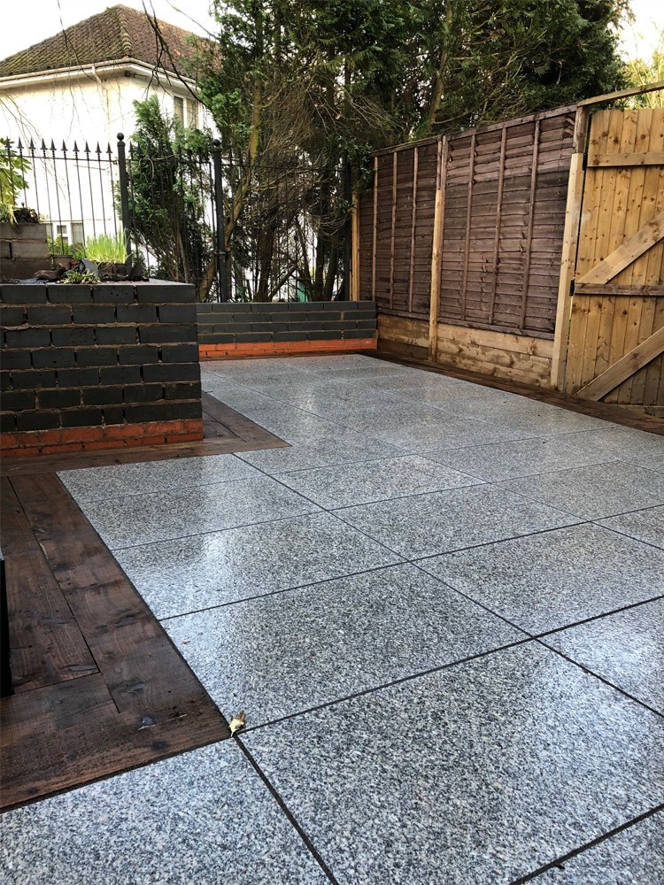 Silver Grey Granite Paving Slabs - 900x600 Pack